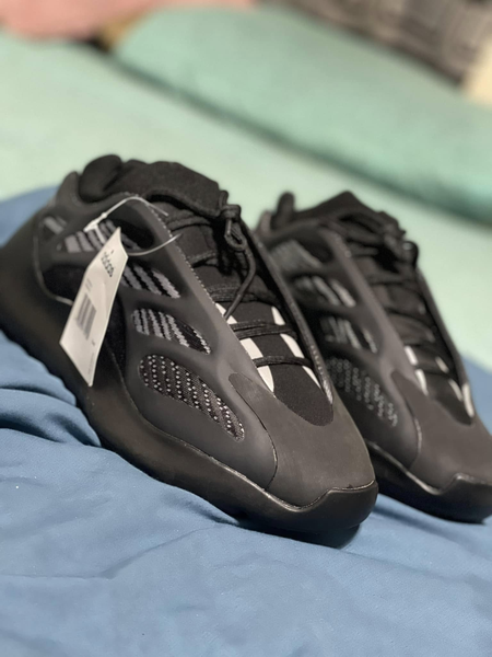 Yeezy V3 Sneakers