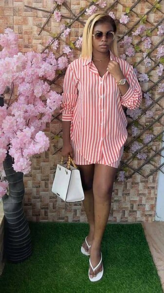 Robe chemise rayée élégante