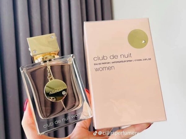 Club de Nuit woman