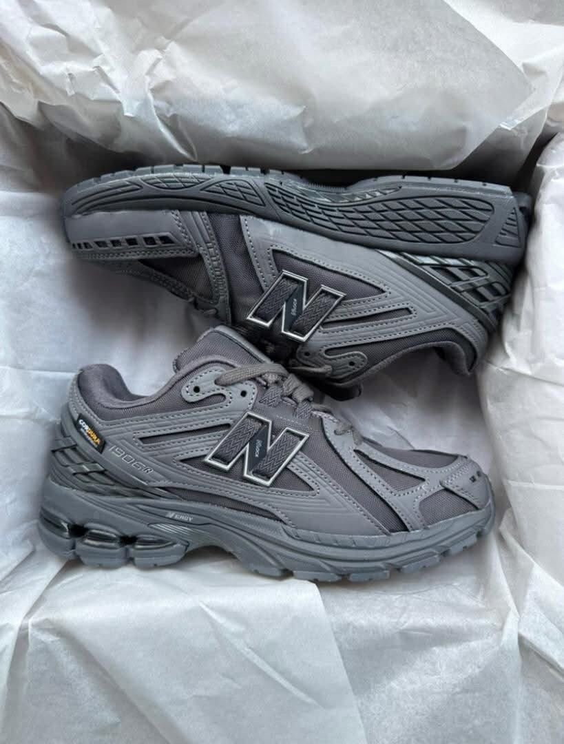 Chaussures de sport grises homme