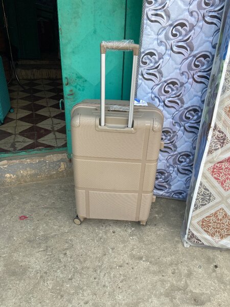 Valise en gomme non cassable