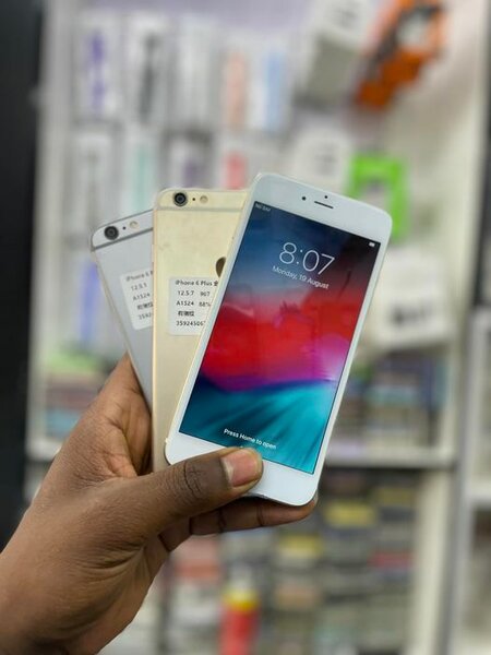 iPhone 6plus 64gb 