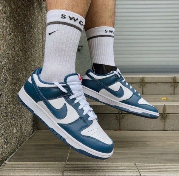 Low Dunks