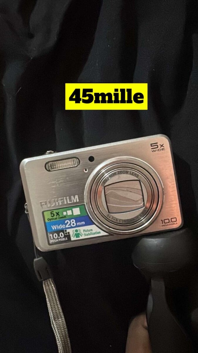 Compact Digital Cameras Bundle
