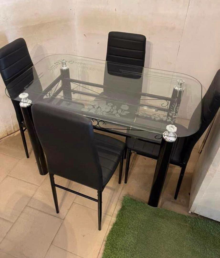 Table à manger en verre modern