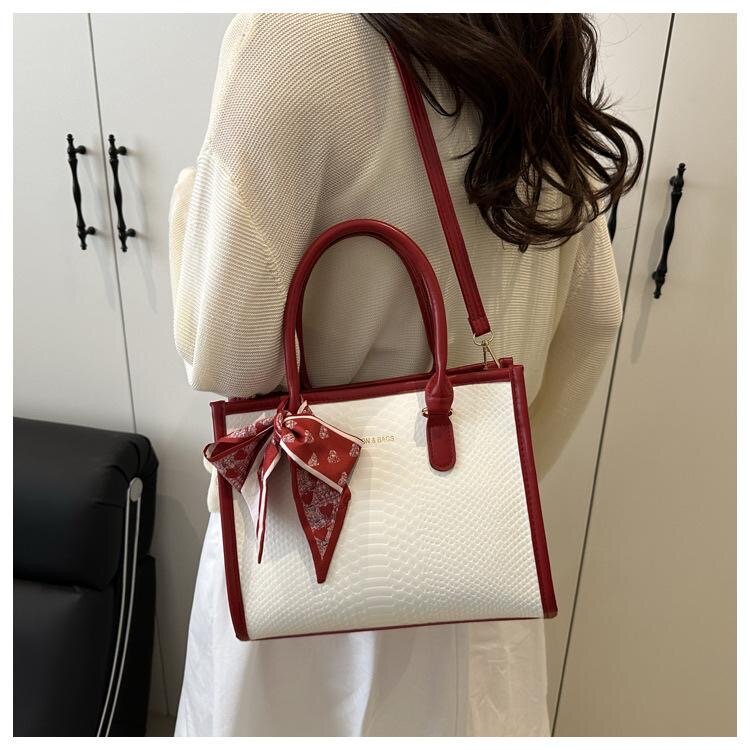 Sac à main élégant avec nœud