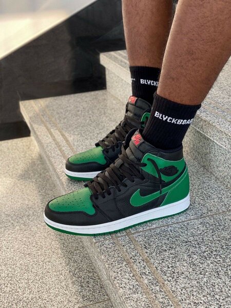 AIR JORDAN 1
