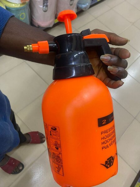 Spraying water can