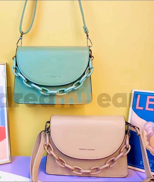 Sac à main en cuir avec chaîne originale