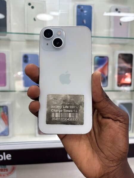 iPhone 15 Simple