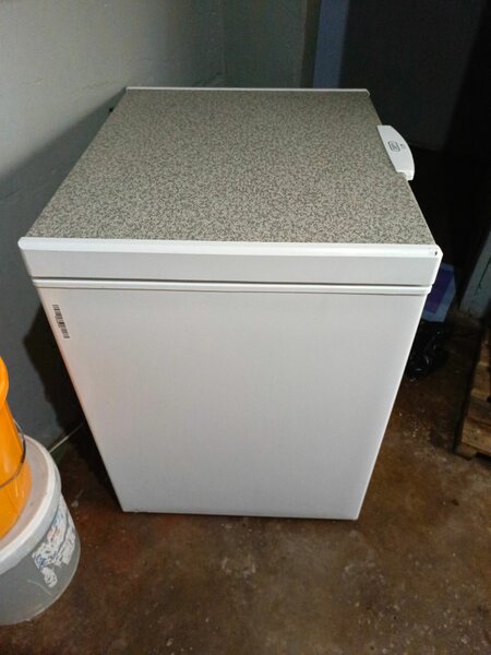 Deep freezer