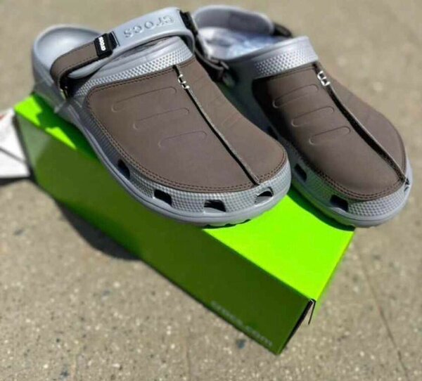 Cross sandals