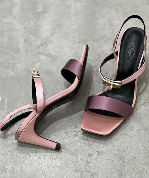 pink shoes