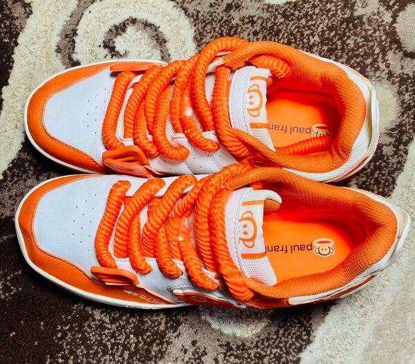 Nike Adidas
