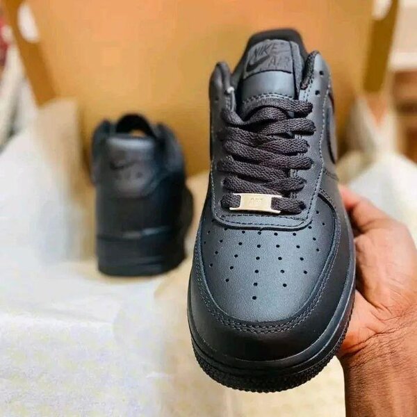 AIRFORCE 1 SNEAKERS
