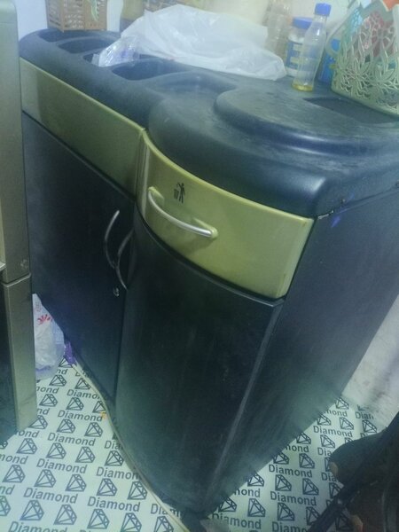 Kitchen cabinet