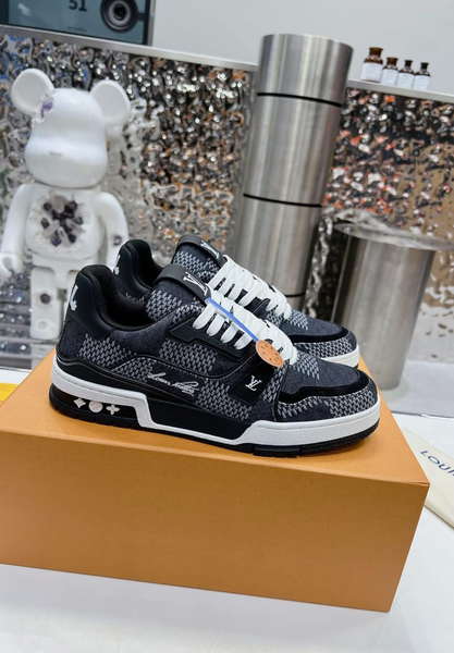 women's sneakers