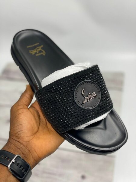MEN SLIPPERS