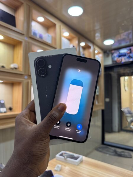 iPhone 16 Plus
