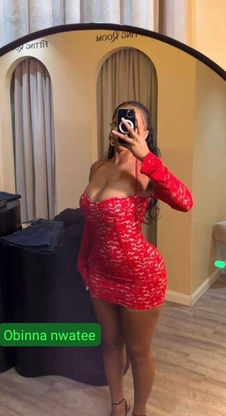Robe courte en dentelle rouge