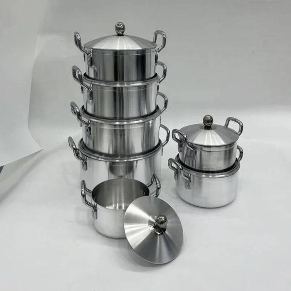 Set de casseroles en aluminium