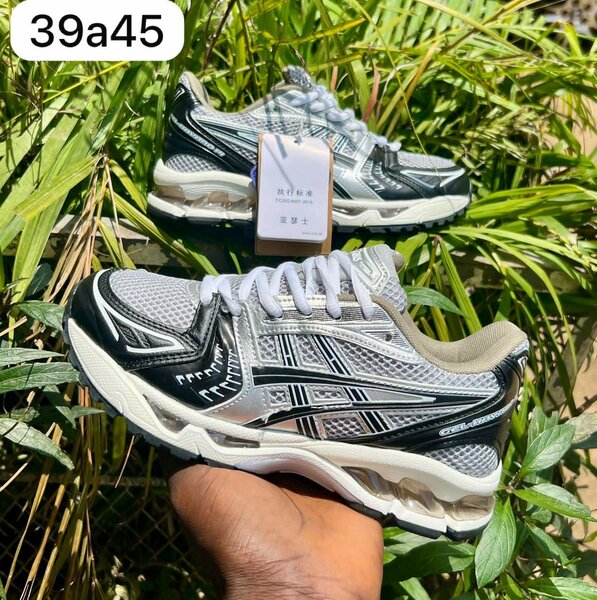 Chaussures de course légères