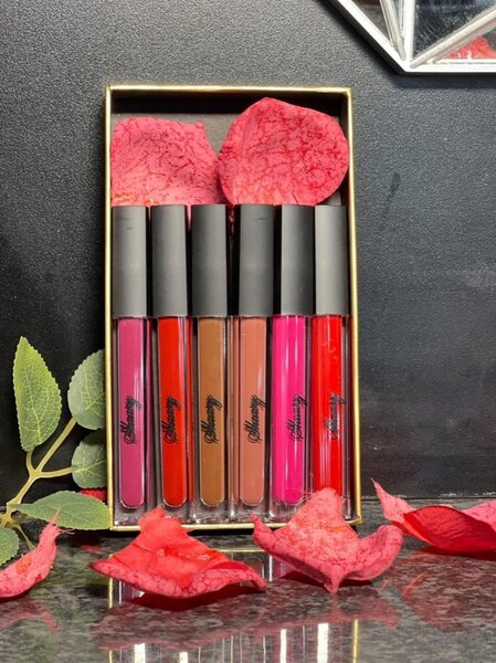 Shaarz lipstick
