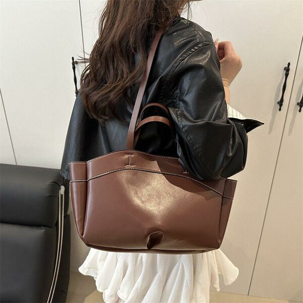Sac à main en cuir moderne