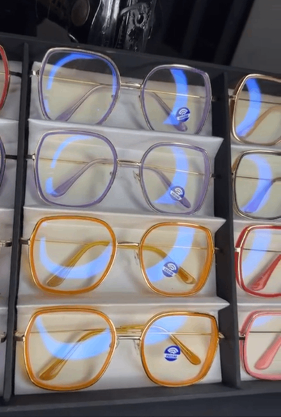 Spectacle