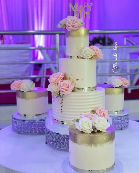 Fruit wedding cakes