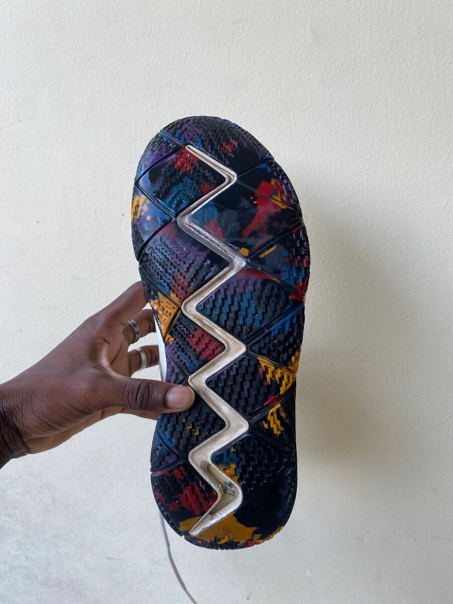 Kyrie 4