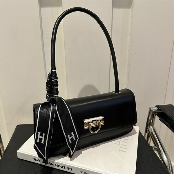 Baguette handbags