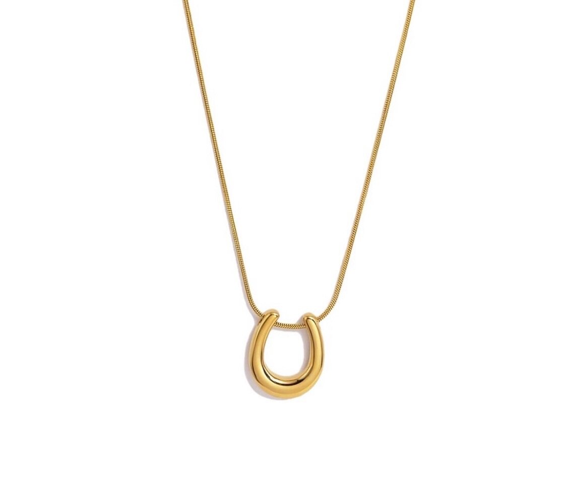 U - shaped necklace