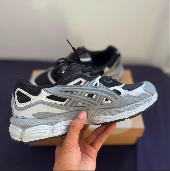 ASICS CLASSIC