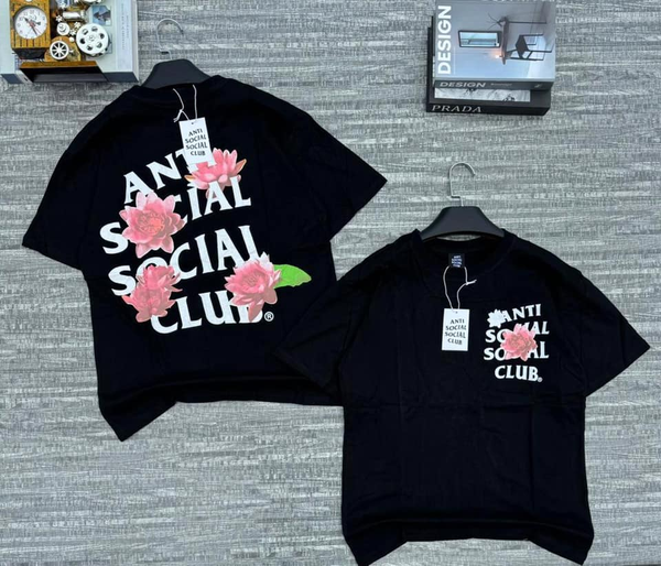 T-shirt black