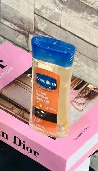 Moisturizing oil