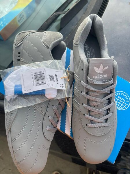 Adidas Retropy
