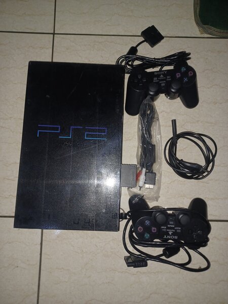 Ps2 craque +2 manettes 27 jeux