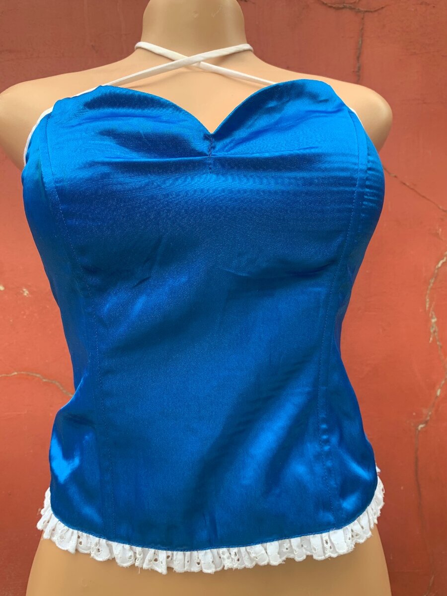 Top Bleu Satiné Élégant