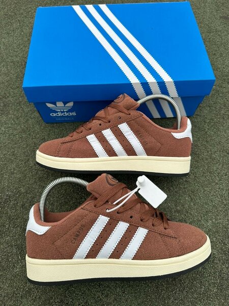 Chaussures Adidas campus