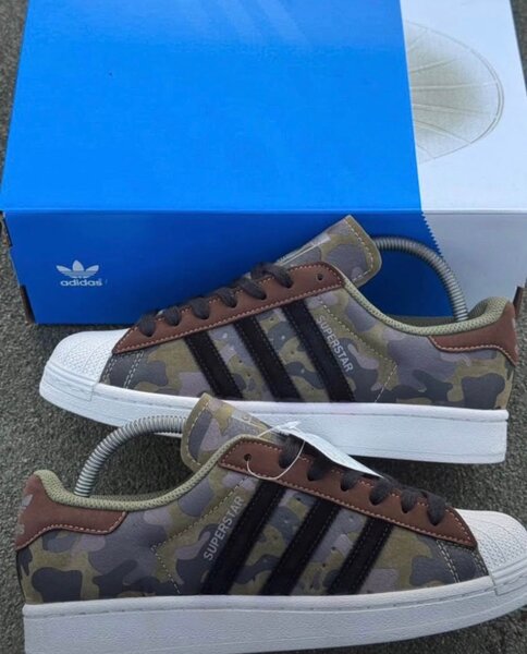 Adidas Superstar Sneakers
