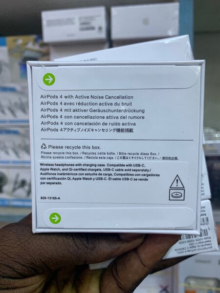 AirPods 4