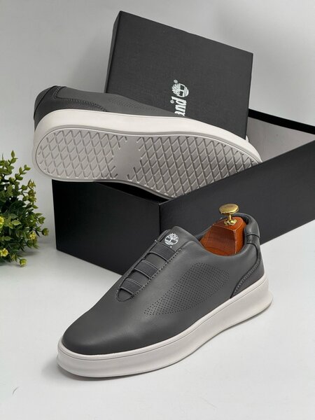TIMBERLAND GREY AND WHITE