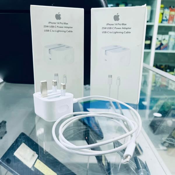 IPHONE 25W TYPE-C LIGHTENING FAST CHARGERS