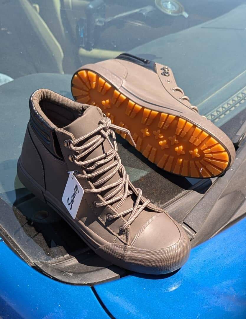 Sunny boots