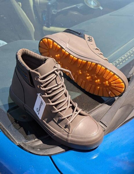 Sunny boots