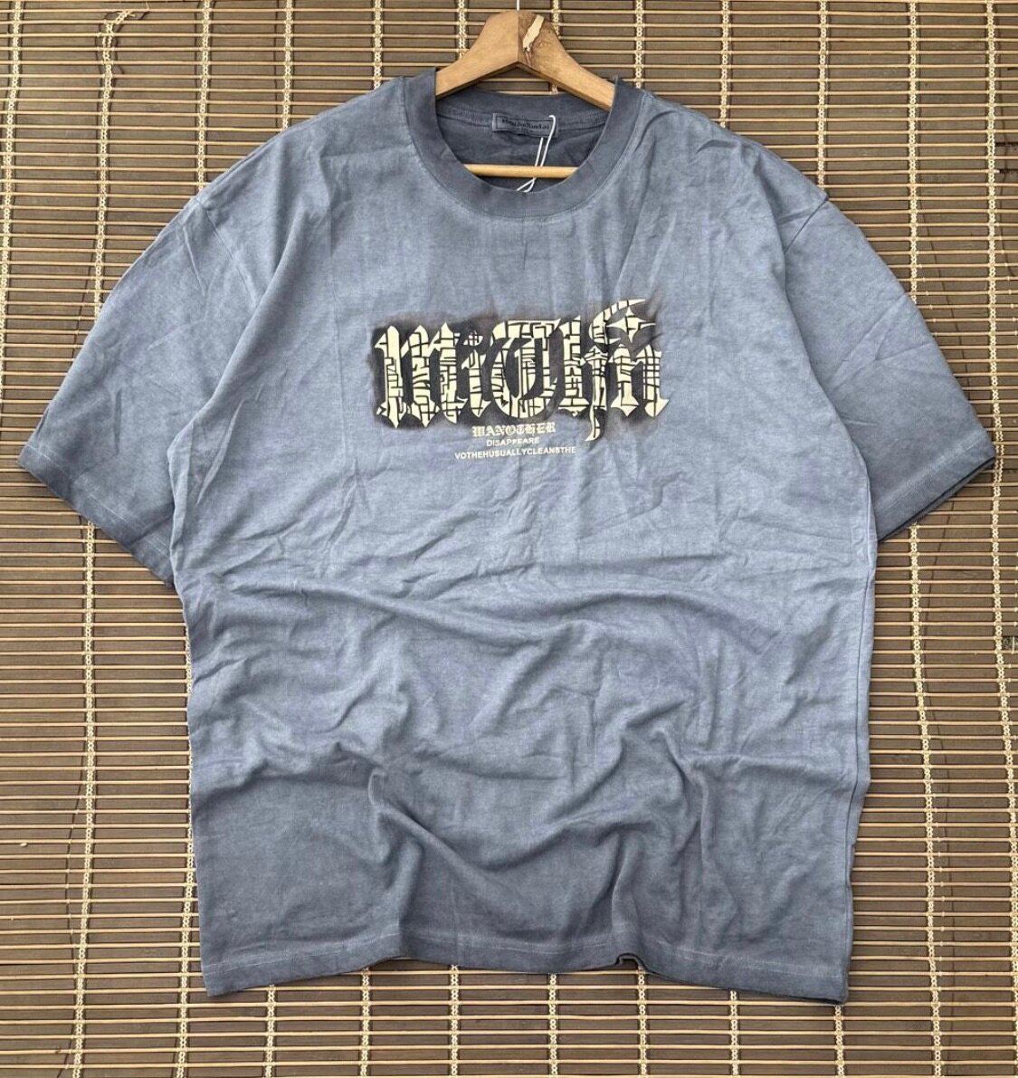T-SHIRT GRIS