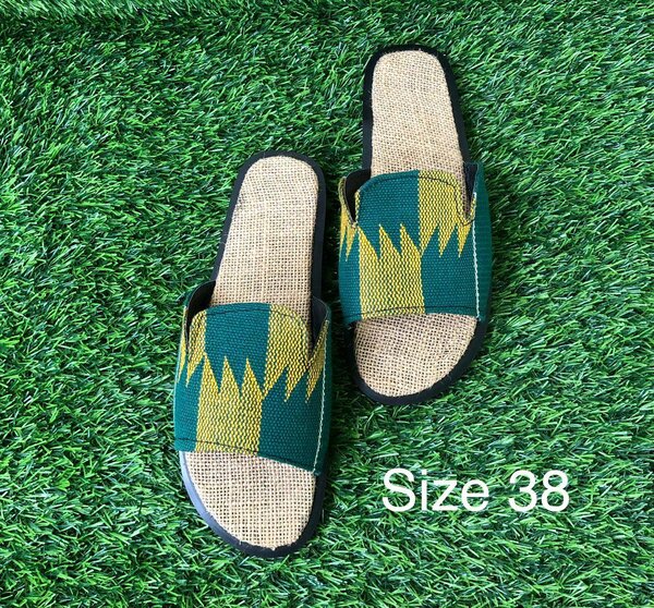 Ladies slippers
