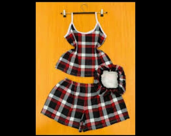 Two piece ladies night wear with bonnet