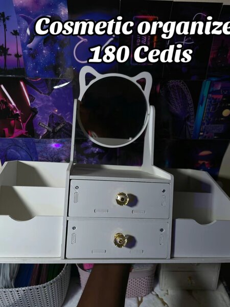 Cosmetic organizer